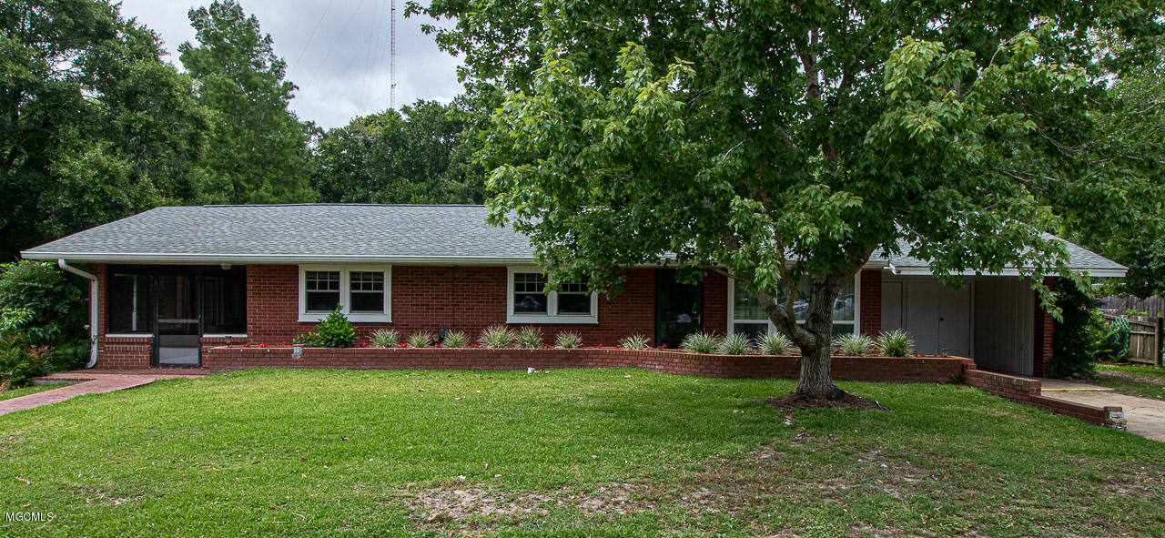 Property Photo:  302 Lynwood Circle  MS 39560 