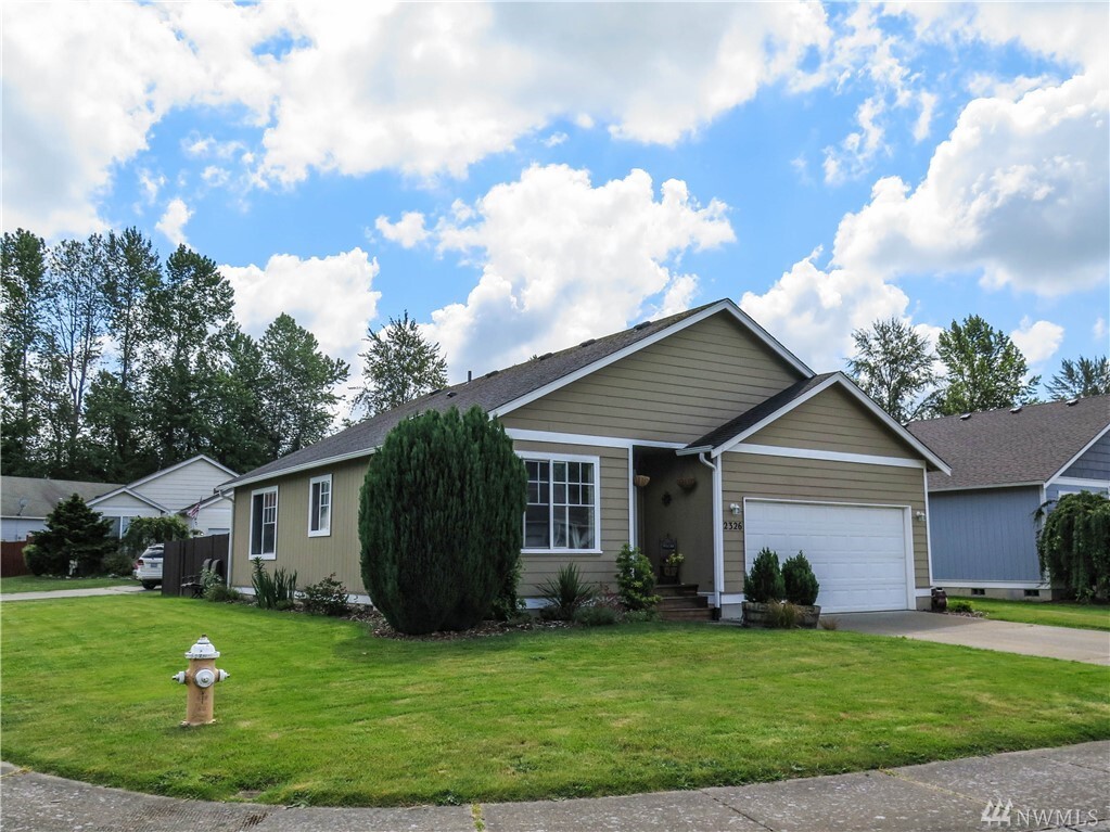 Property Photo: 2326 E Meadow Boulevard WA 98273