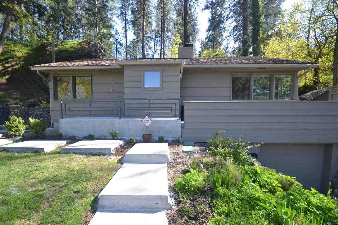 Property Photo: 2220 E Girard Pl WA 99203