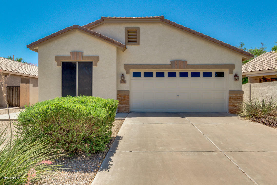 Property Photo:  872 S Roca Street  AZ 85296 