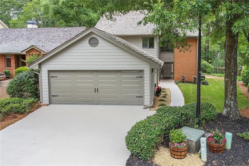 Property Photo: 2690 Camden Glen Court GA 30076