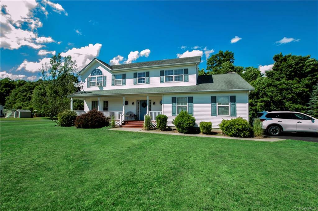 Property Photo: 41 Heritage Crossing NY 10919