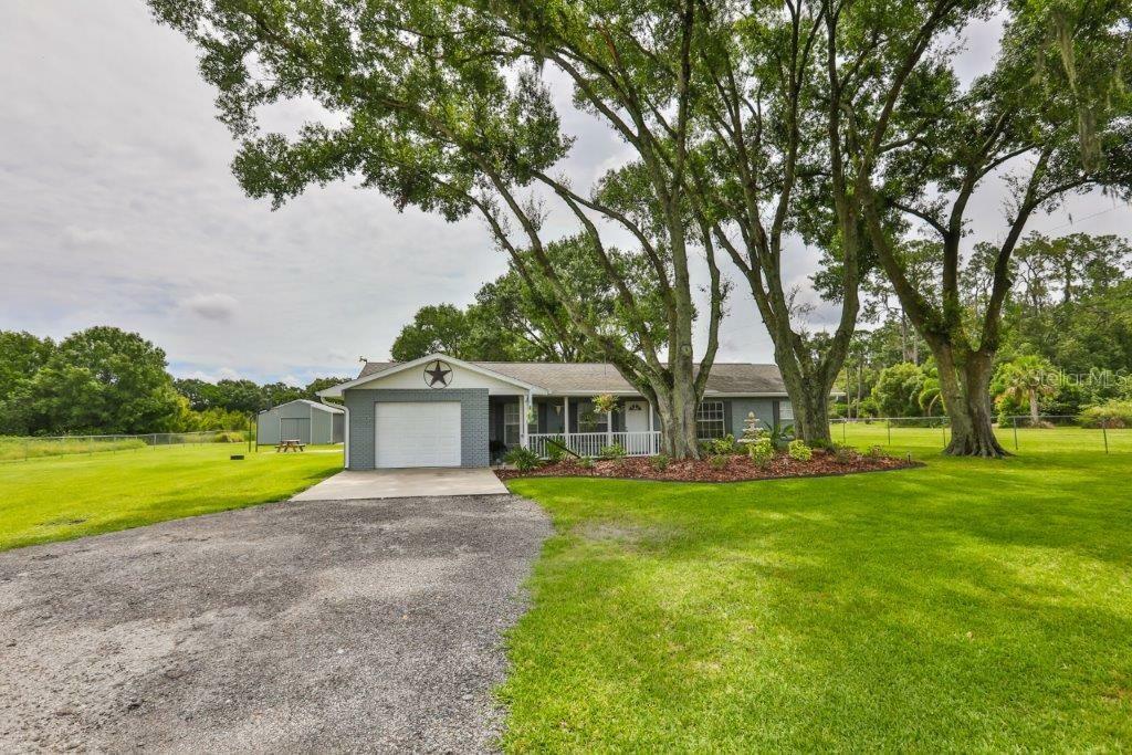 Property Photo:  2801 N Dover Road  FL 33527 