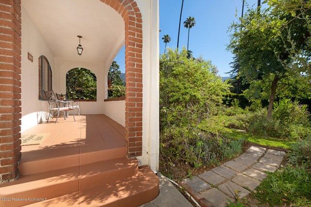Property Photo:  2097 Mar Vista Avenue  CA 91001 