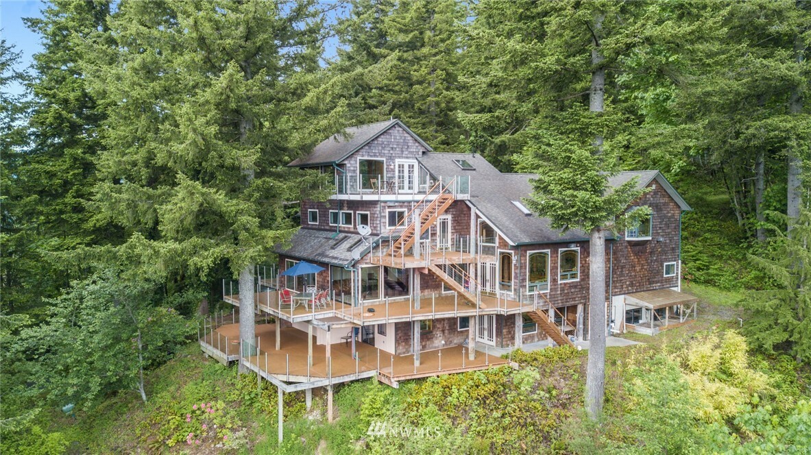 Property Photo:  27515 SE 154th Place  WA 98027 