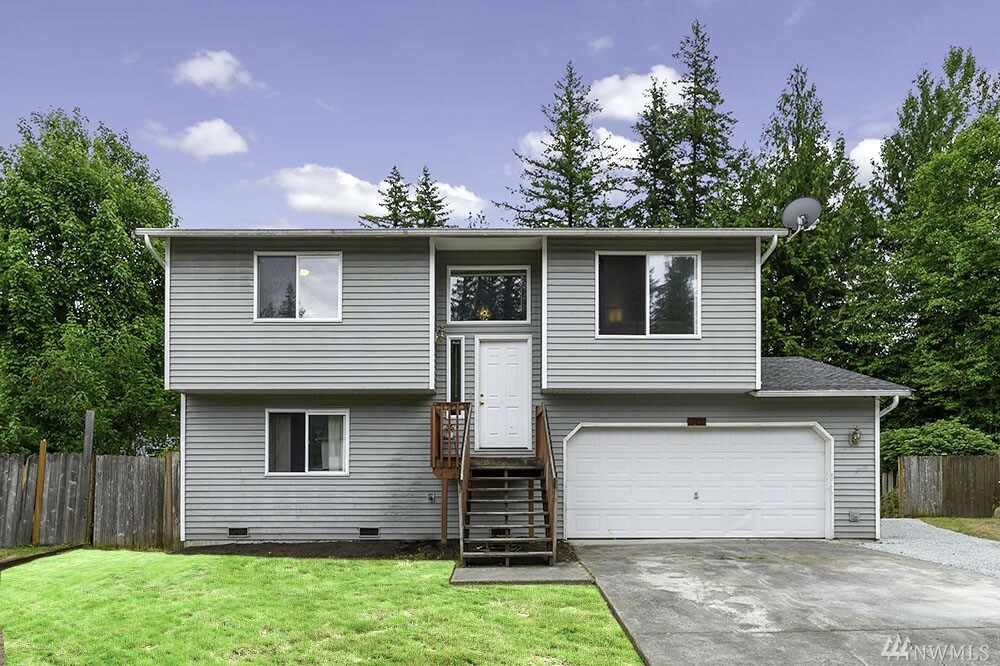 Property Photo:  327 Woodhaven Ct  WA 98251 