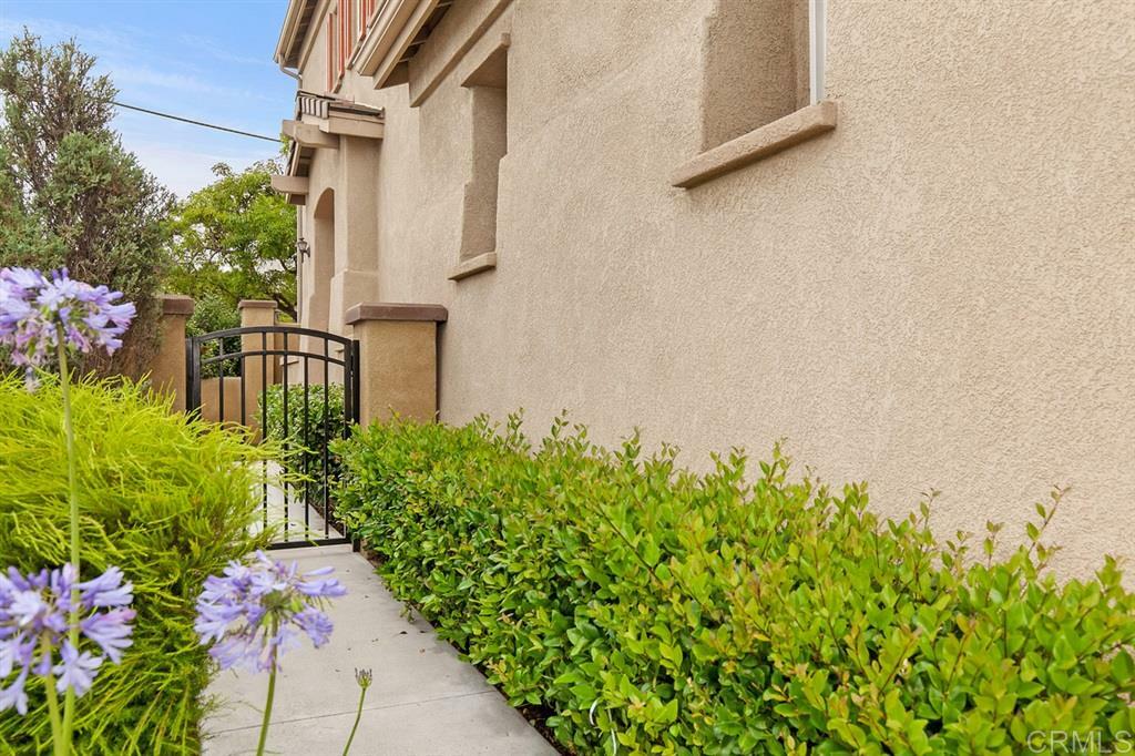 Property Photo:  2301 Magnolia Way  CA 91950 