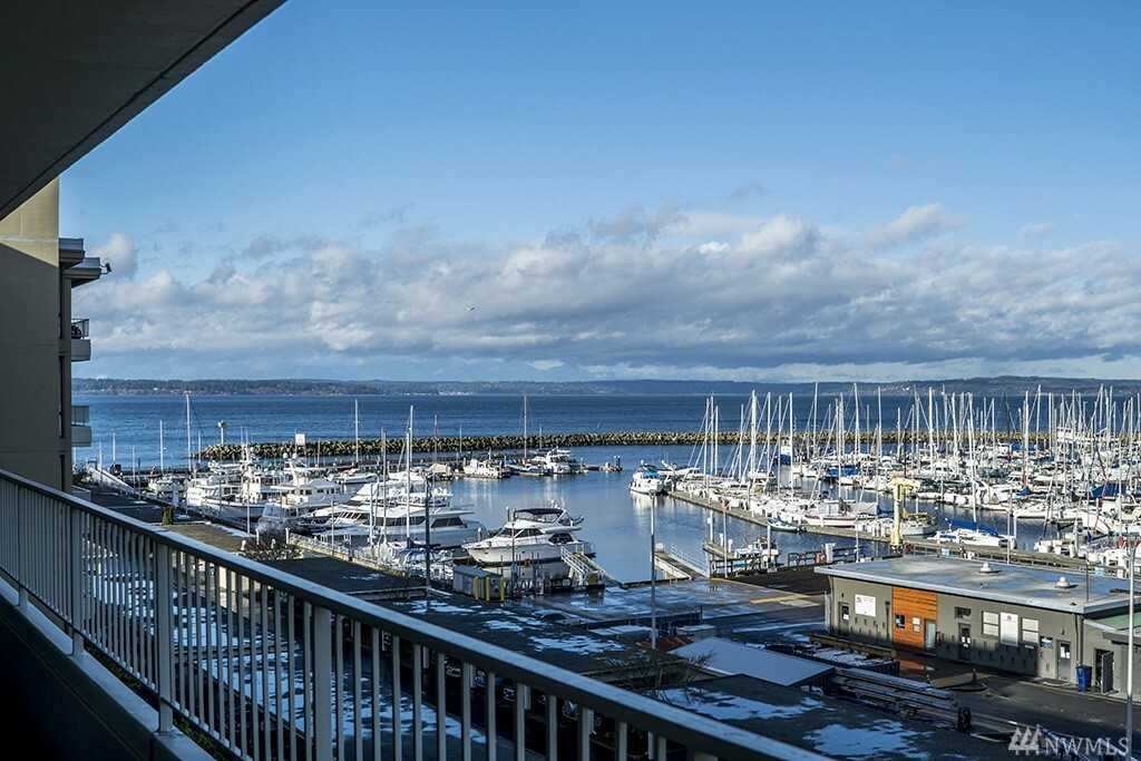 Property Photo:  6535 Seaview Ave NW 611B  WA 98117 