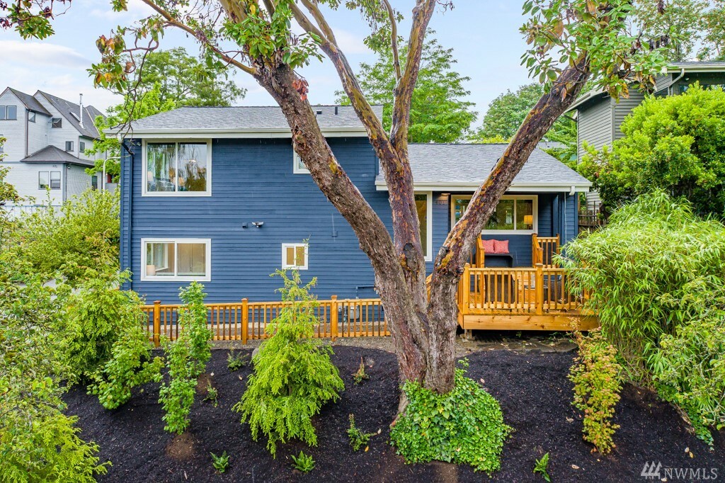 Property Photo: 401 31st Ave WA 98122