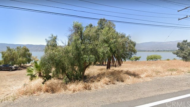 Property Photo: 15 Lakeshore Drive CA 92530