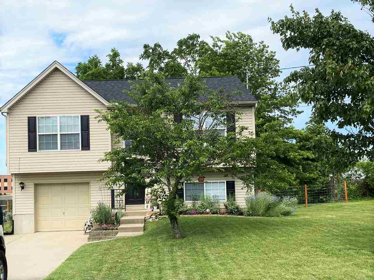 Property Photo:  11 Roe Street  KY 41094 