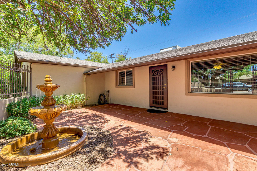 Property Photo:  1027 W 19th Street  AZ 85281 