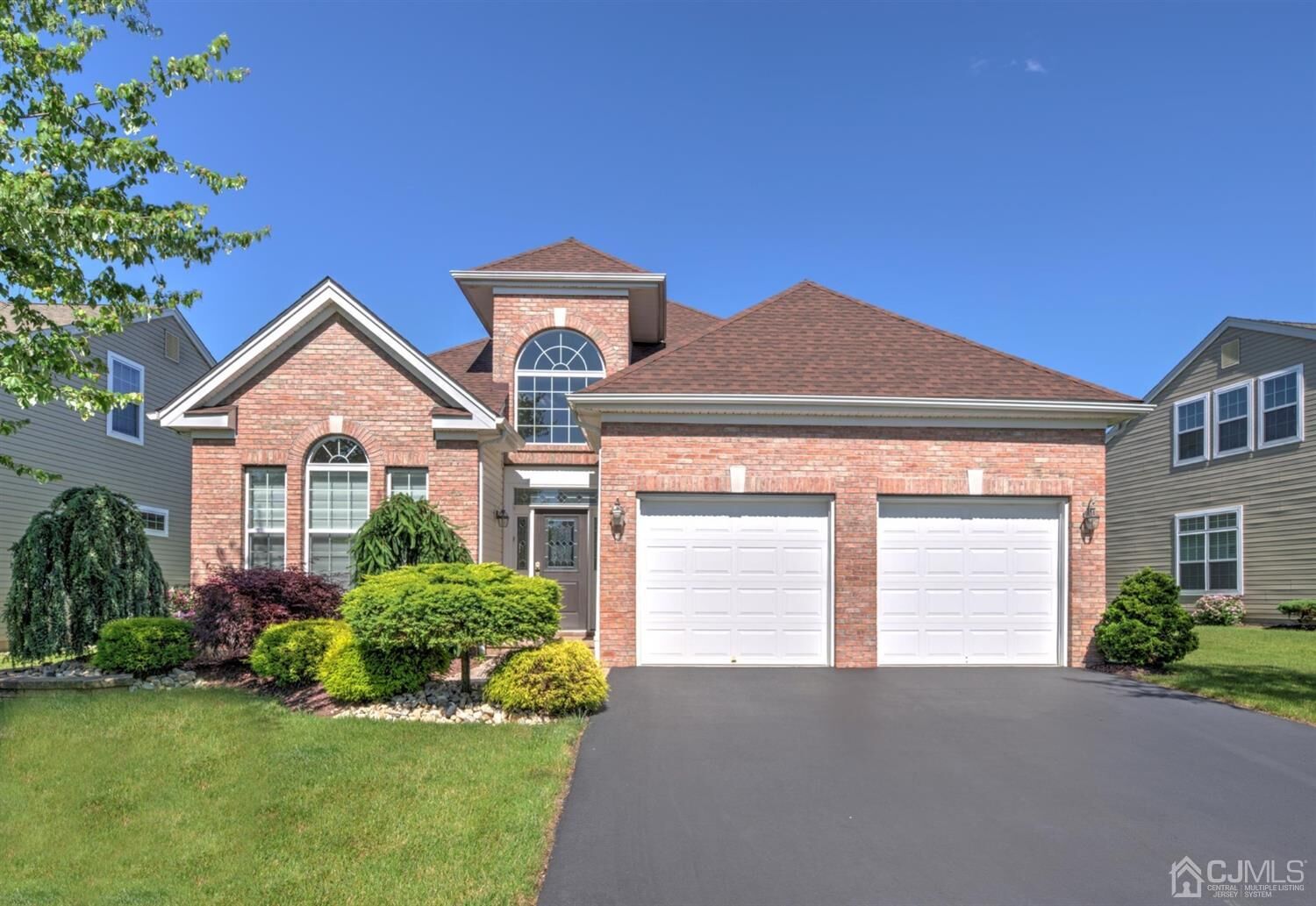 Property Photo:  12 Aquaduct Road  NJ 08831 