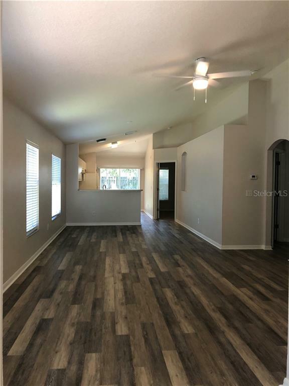 Property Photo:  7447 Oxford Garden Circle  FL 33572 