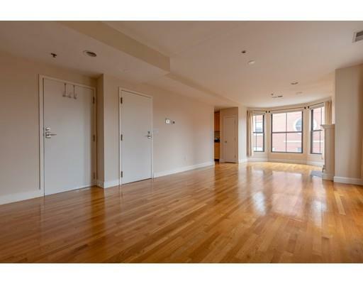 Property Photo:  6 Clarendon Street 401  MA 02116 