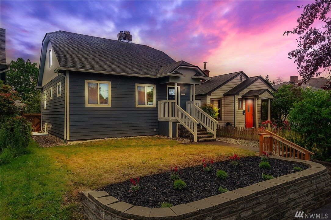 Property Photo: 1715 Rainier Avenue WA 98201