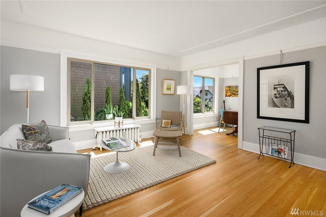 Property Photo:  2016  Broadway  E B  WA 98102 