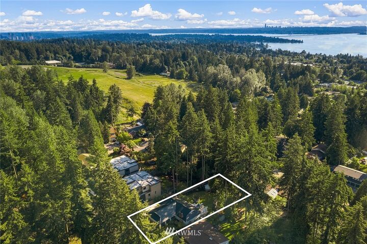 Property Photo: 6811 120th Avenue NE WA 98033