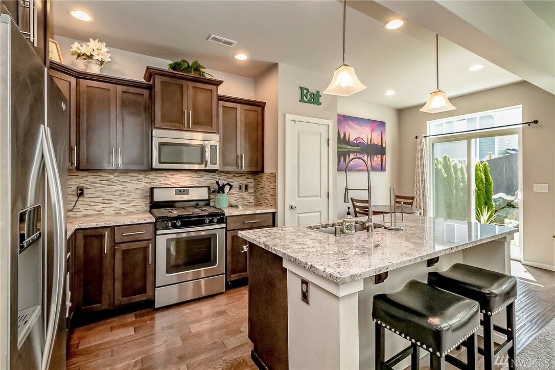 Property Photo: 8350 74th Place NE WA 98270