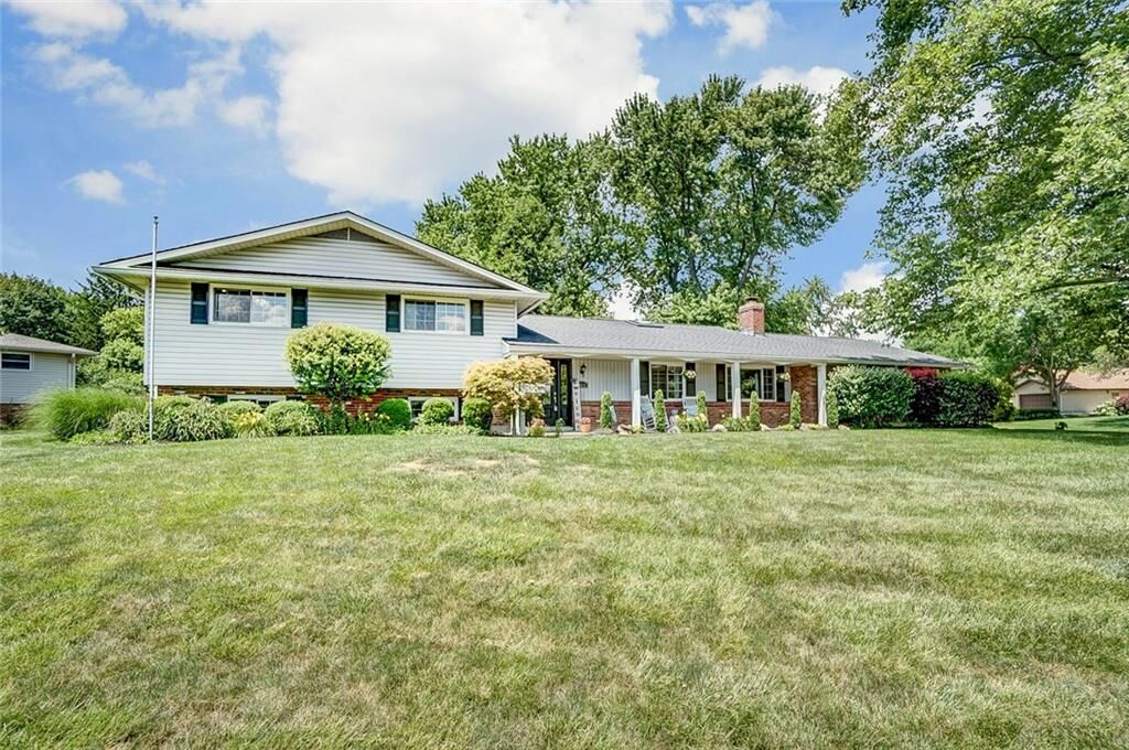 Property Photo: 5612 Oakshire Place OH 45440