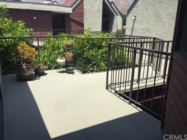 Property Photo: 1809 Peyton Avenue 303 CA 91504