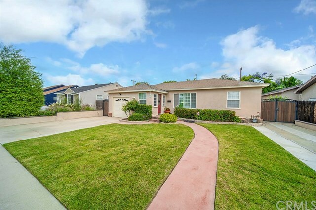 Property Photo:  5463 E Daggett Street  CA 90815 