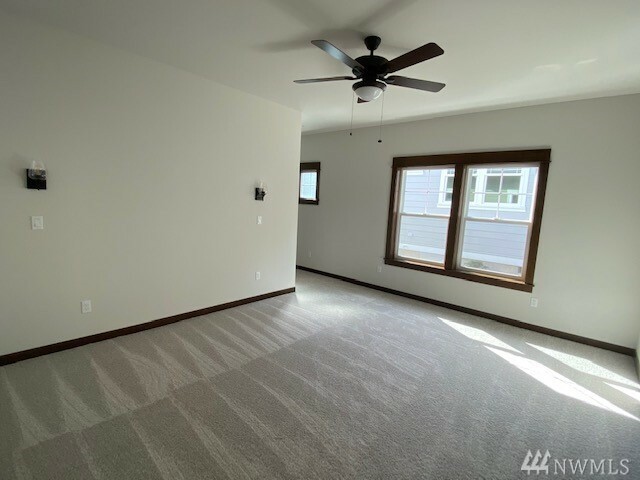 Property Photo:  208 Haddon Road  WA 98221 