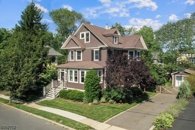 Property Photo:  32 N Hillside Ave  NJ 07928 