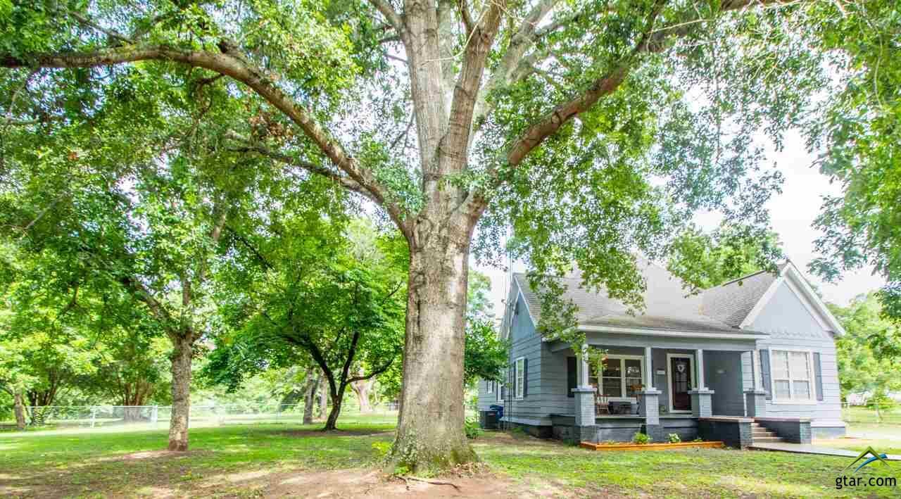 Property Photo:  205 Starnes Street  TX 75792 