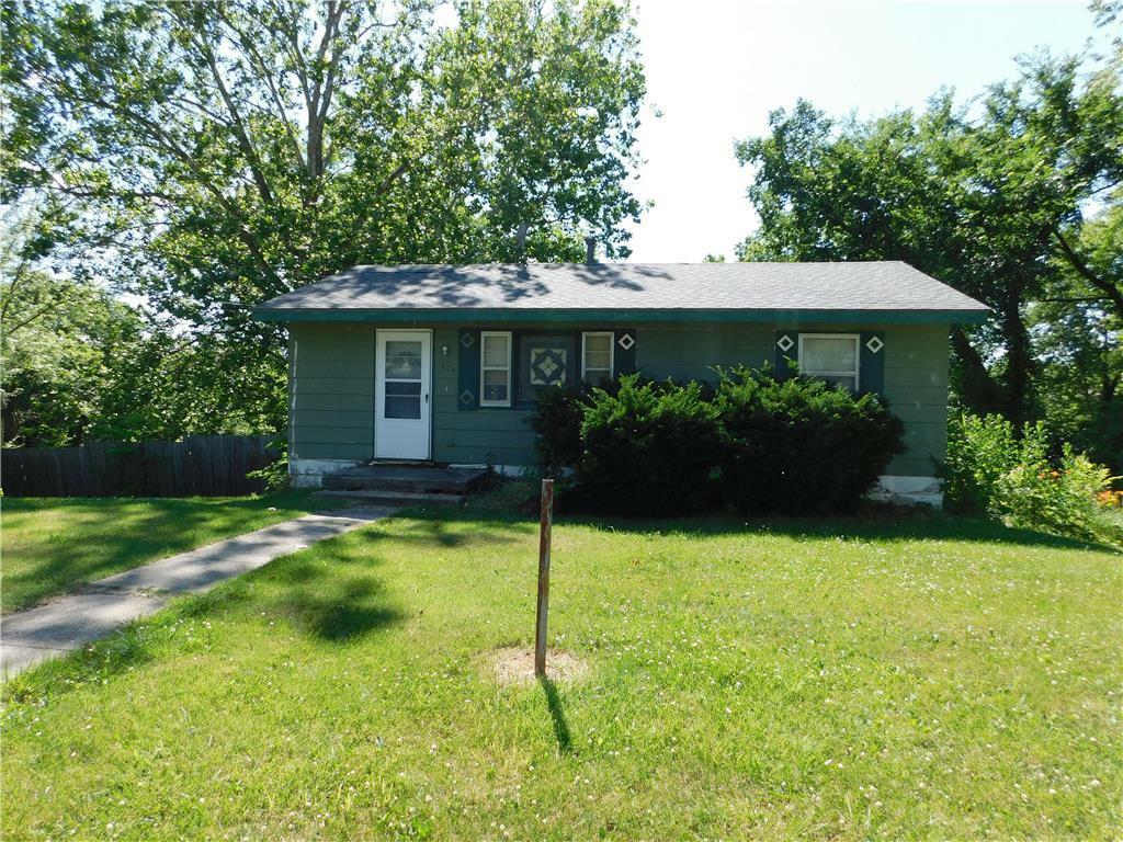 Property Photo:  734 Salem Road  MO 64024 