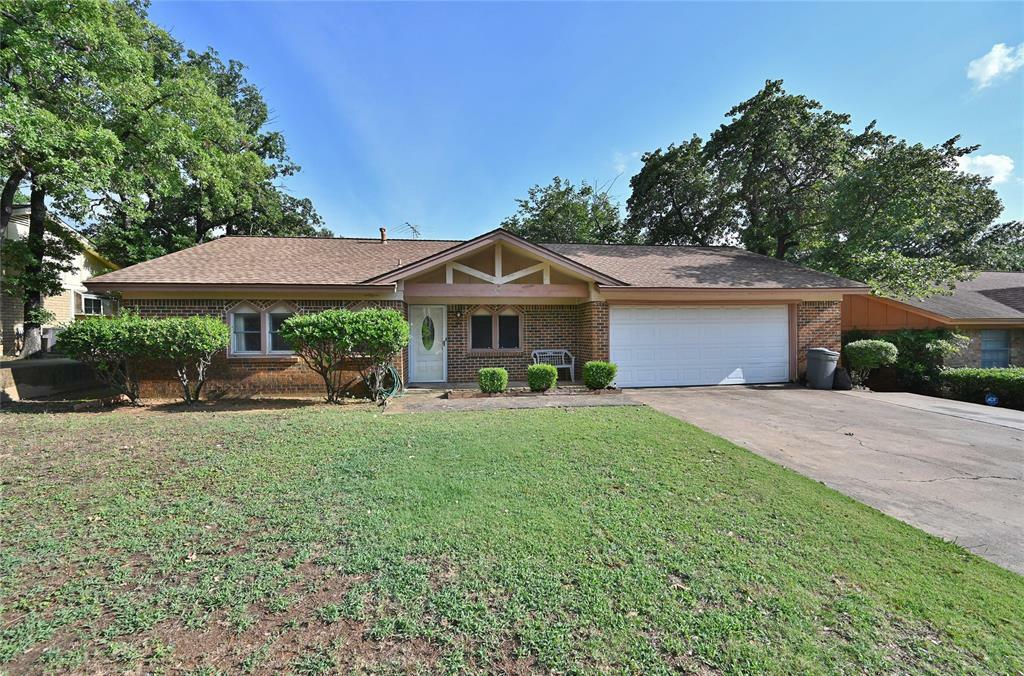 Property Photo:  841 Royal Terrace  TX 76053 