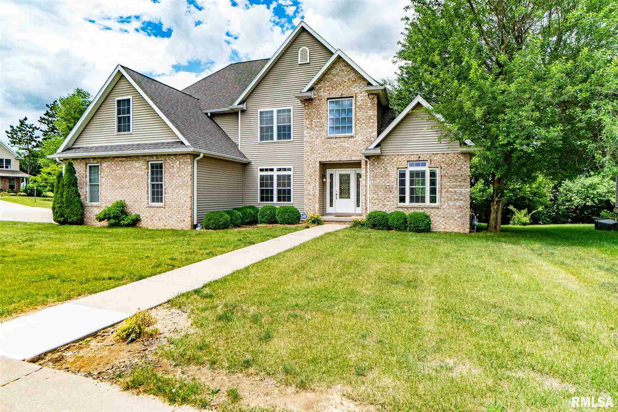 Property Photo: 735 S Breckenridge IL 61525