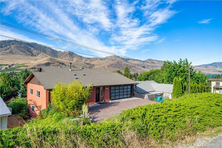 114 E Highland Avenue  Chelan WA 98816 photo