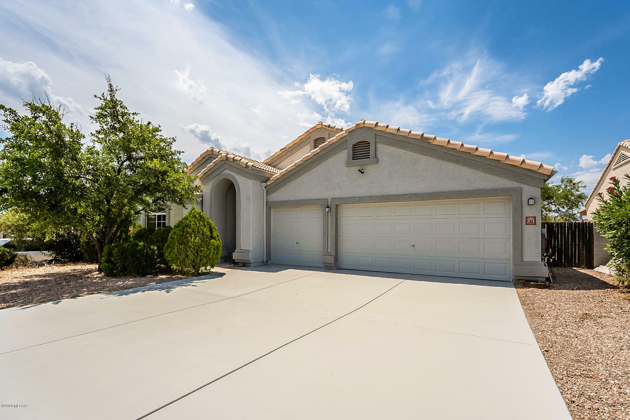 Property Photo:  3771 W Meadow Briar Drive  AZ 85741 