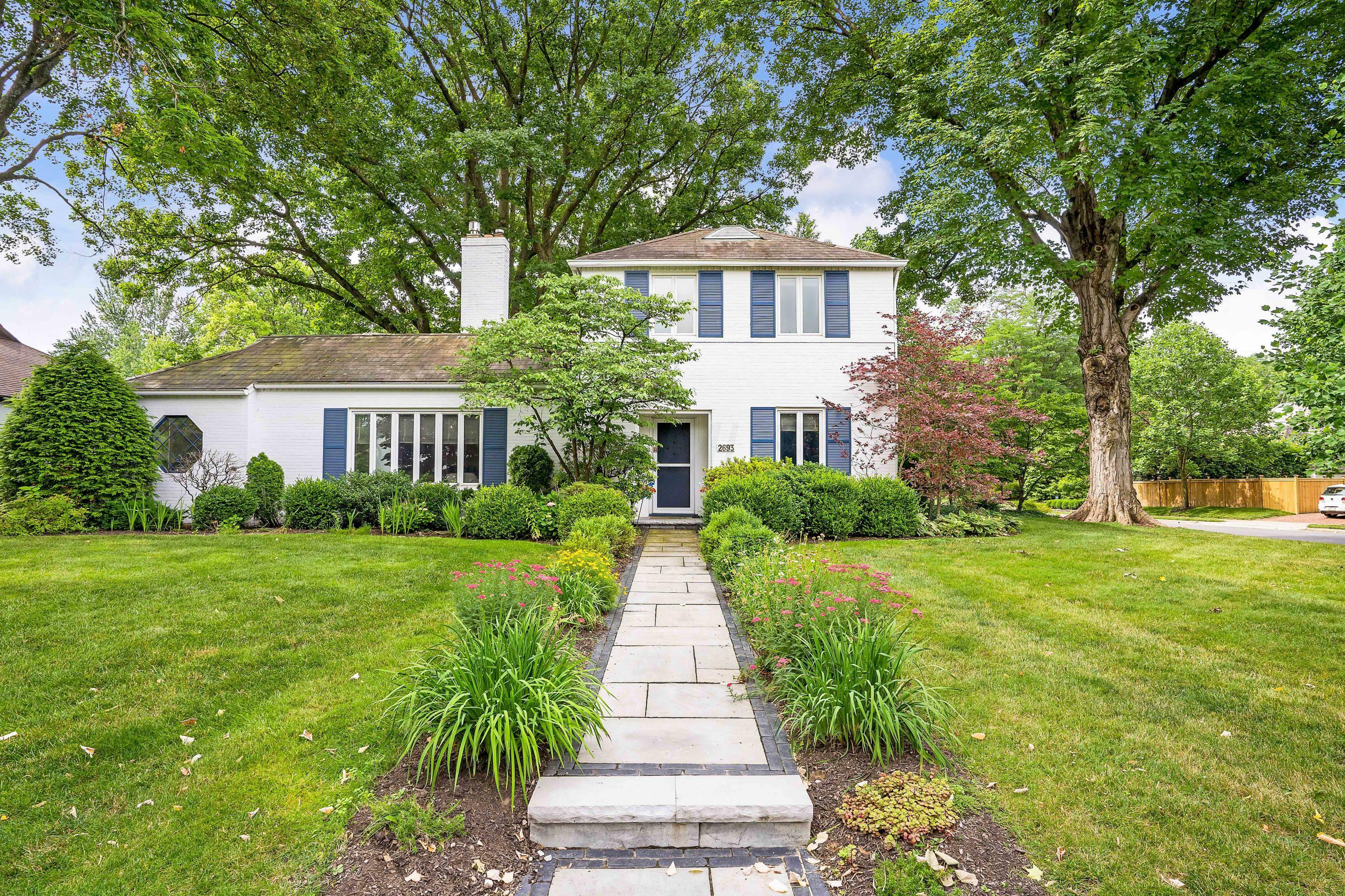 Property Photo: 2693 Bryden Road OH 43209