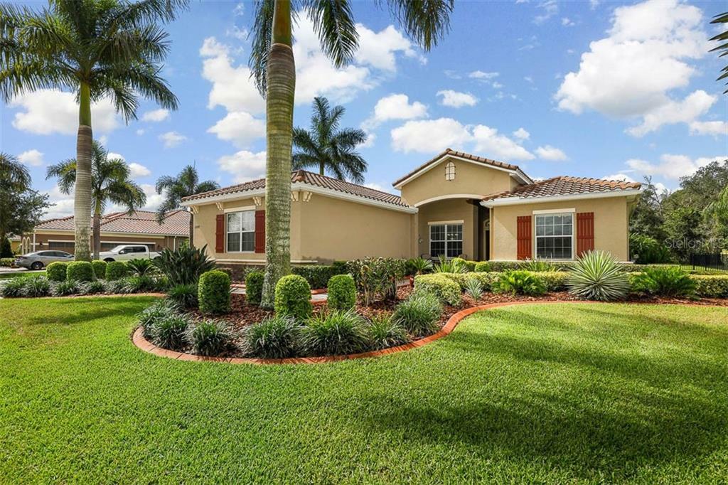 Property Photo: 17108 4th Avenue E FL 34212