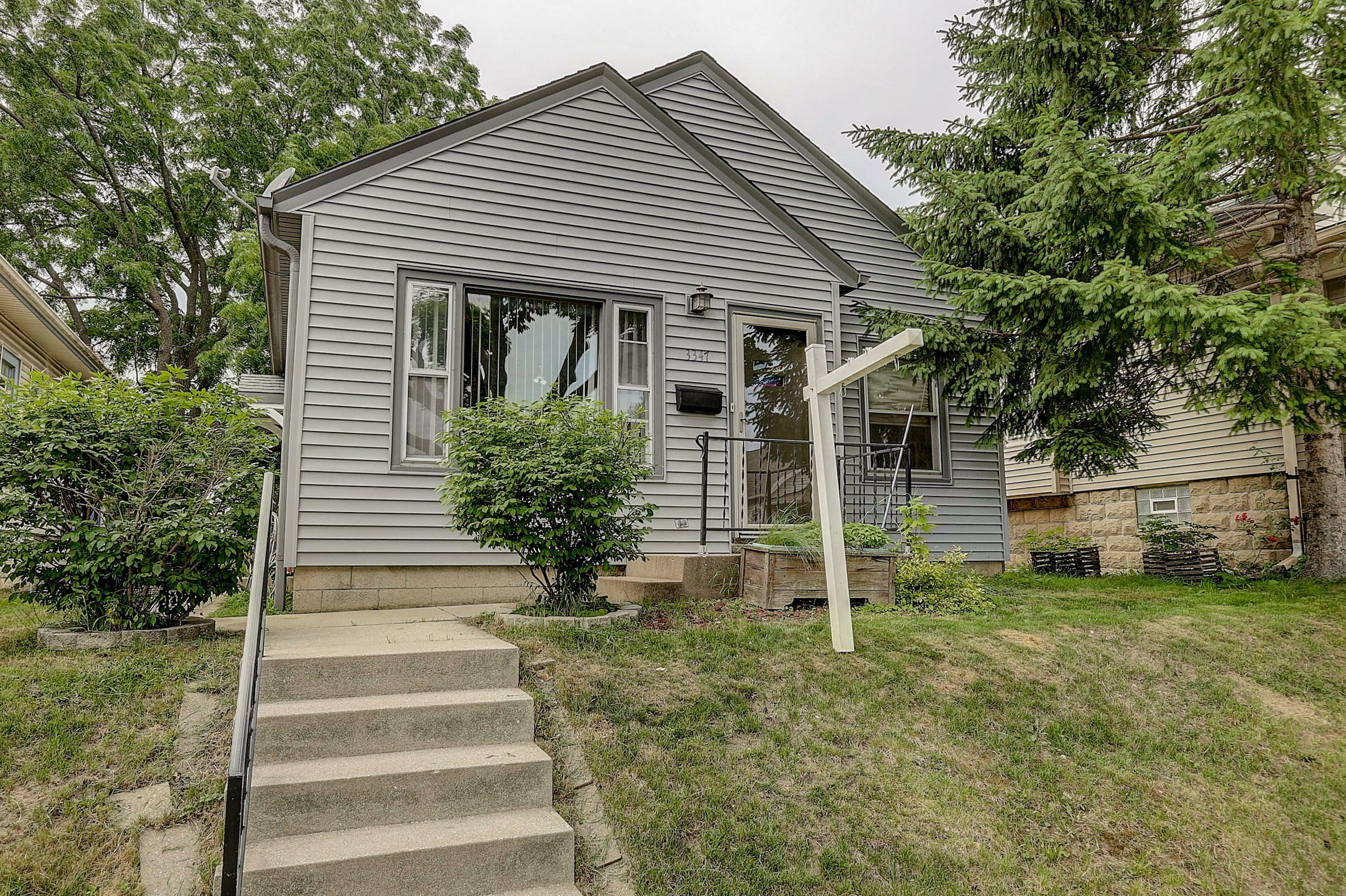 Property Photo:  3347 S 14th St  WI 53215 