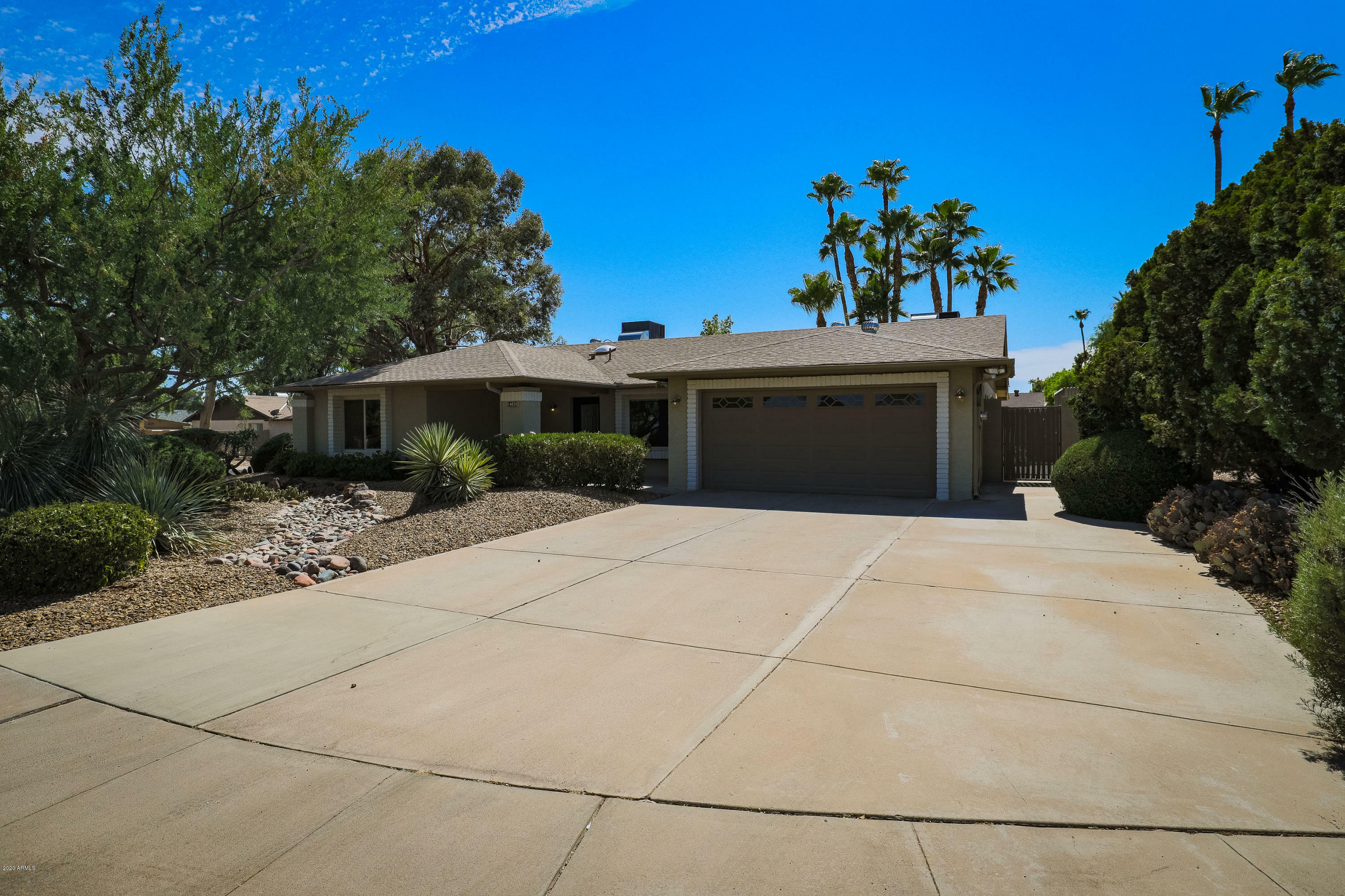 Property Photo:  14026 N 44th Place  AZ 85032 