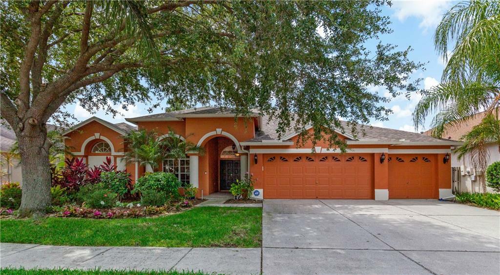 Property Photo:  18103 Royal Forest Drive  FL 33647 