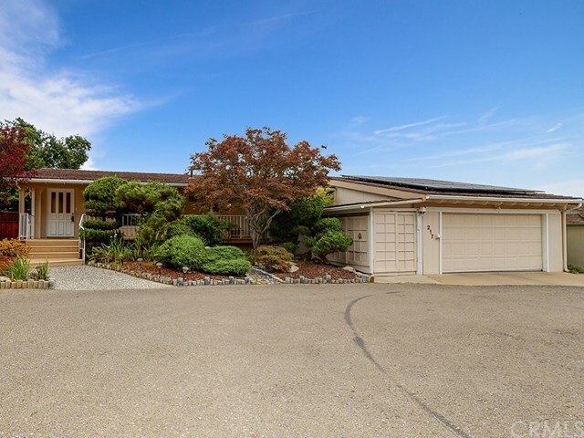 Property Photo:  217 Oak View  CA 93424 