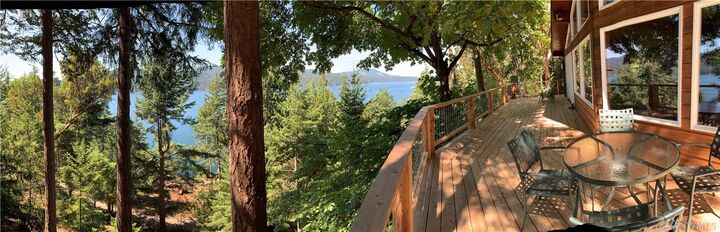 Property Photo:  1373 Palisades Dr  WA 98245 