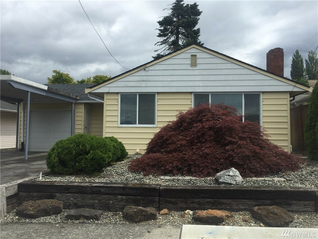 Property Photo:  600 Grant Ave S  WA 98057 