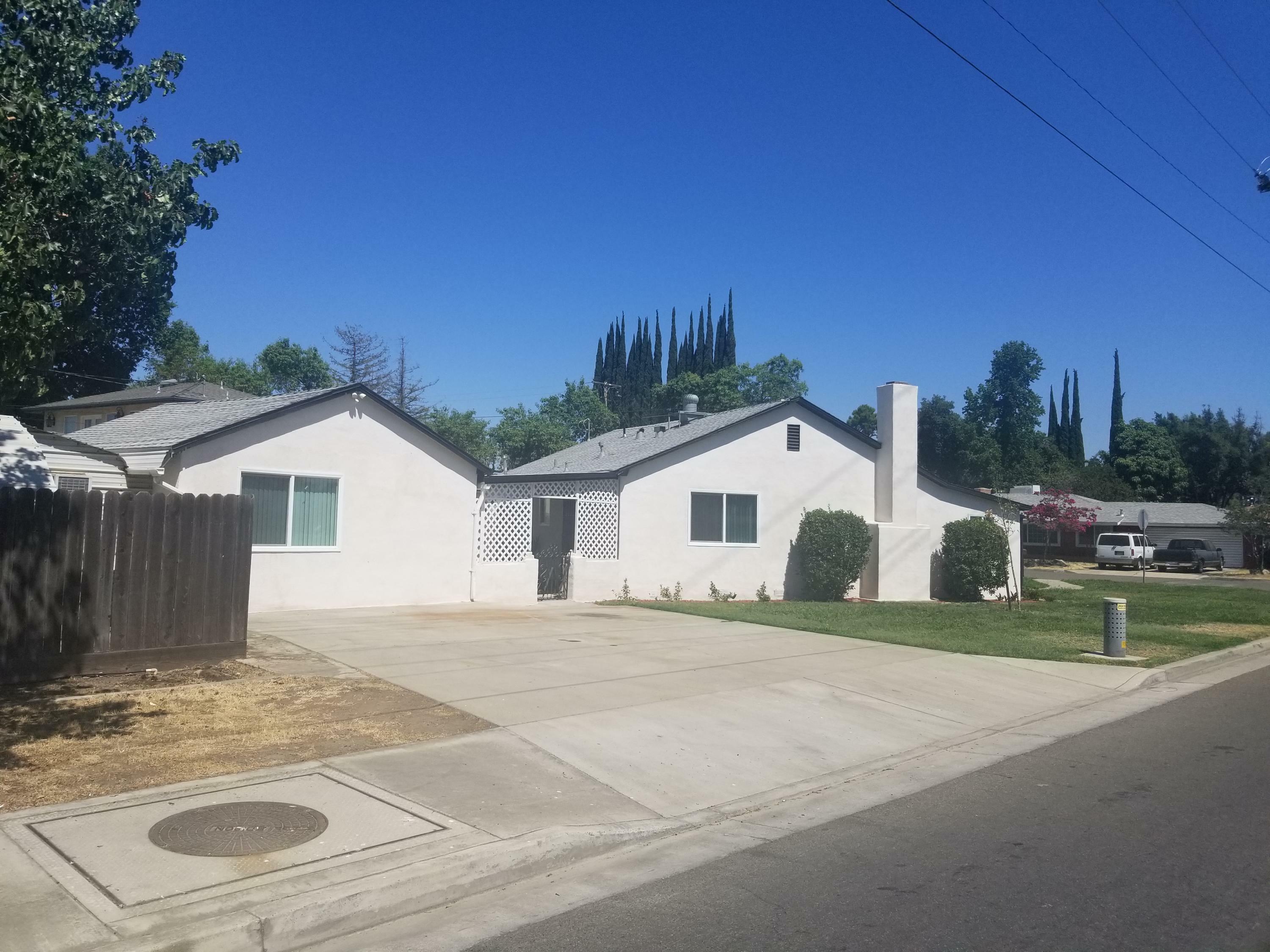 Property Photo:  1075 Beverly  CA 93274 