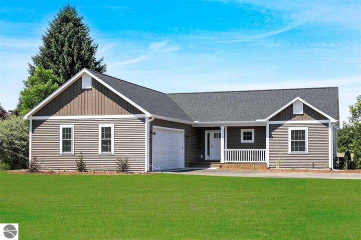 600 Village Court  Traverse City MI 49685 photo