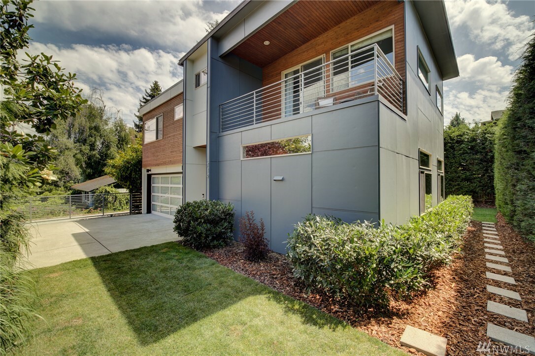 Property Photo:  719 NW 95th St  WA 98117 