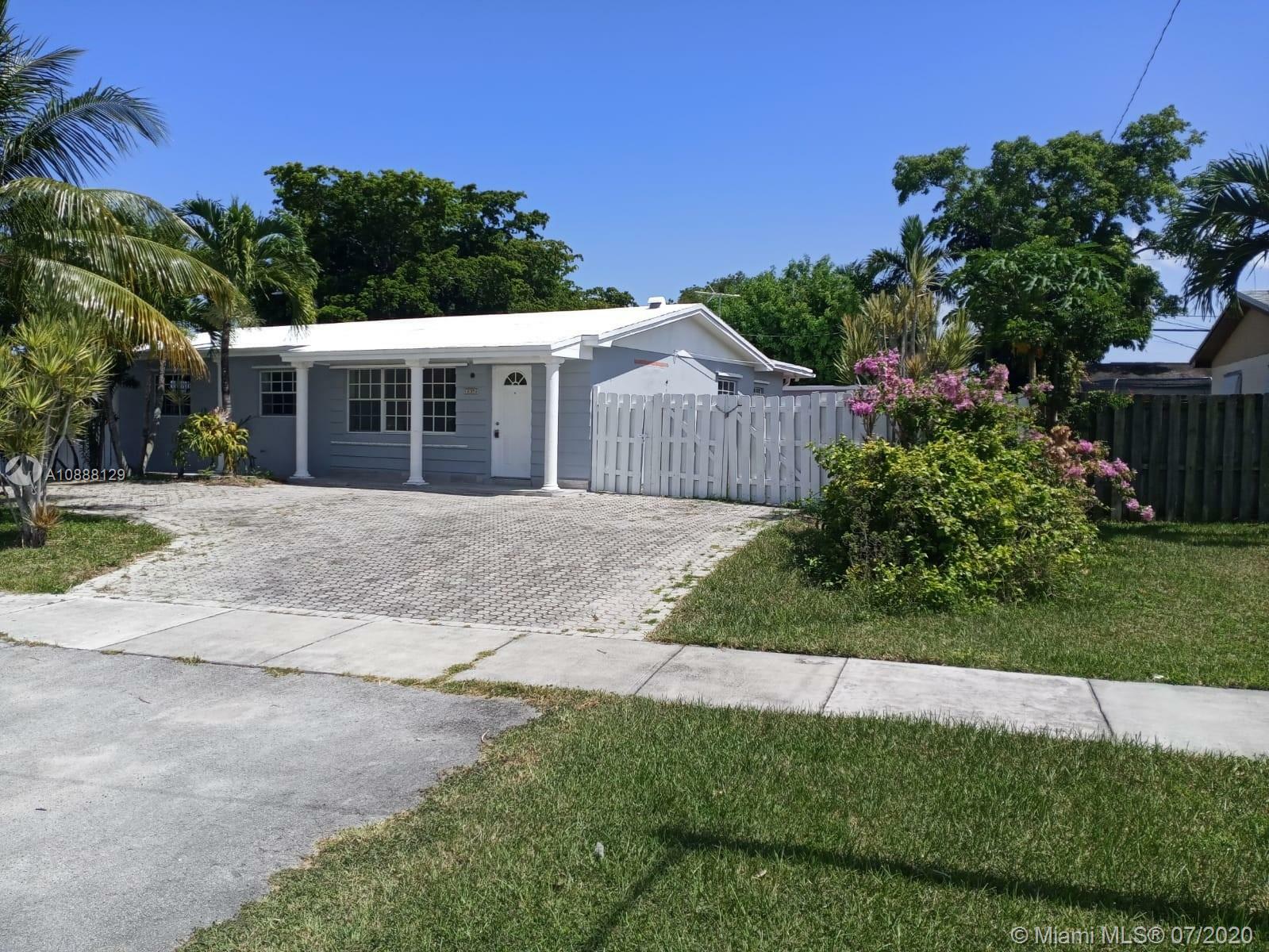 Property Photo:  10350 SW 200th St  FL 33157 