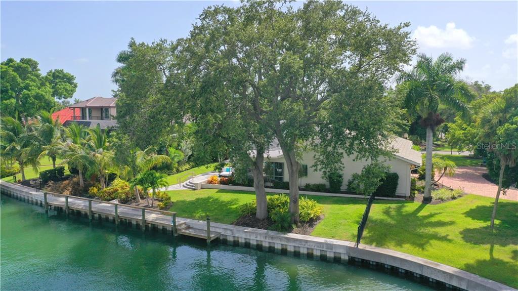 Property Photo:  460 Pheasant Drive  FL 34236 