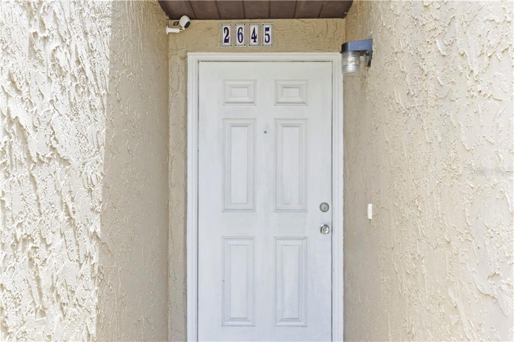 Property Photo: 2645 Hunt Club Lane FL 32826