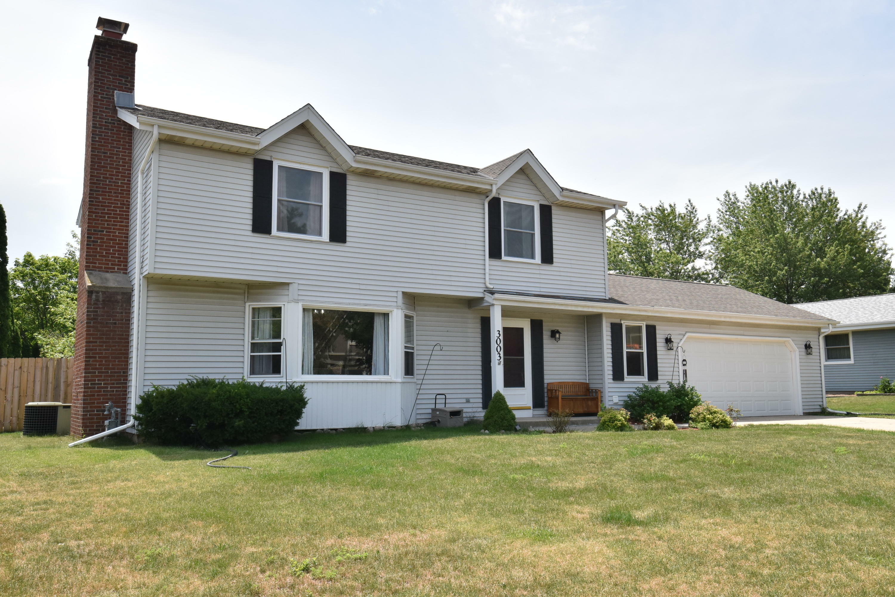 Property Photo:  3003 W Hilltop Ln  WI 53132 