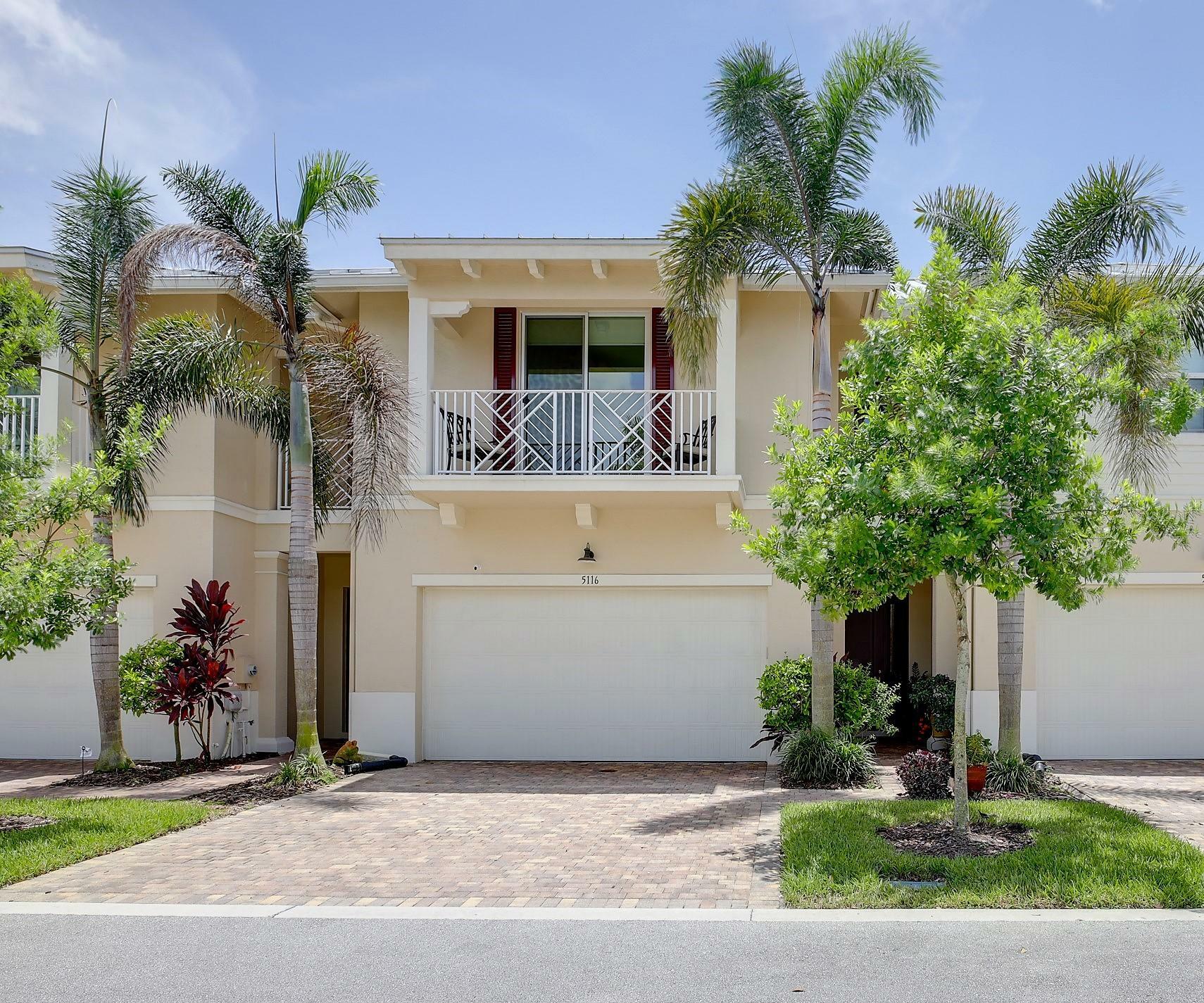 Property Photo:  5116 Hamilton Court  FL 33418 